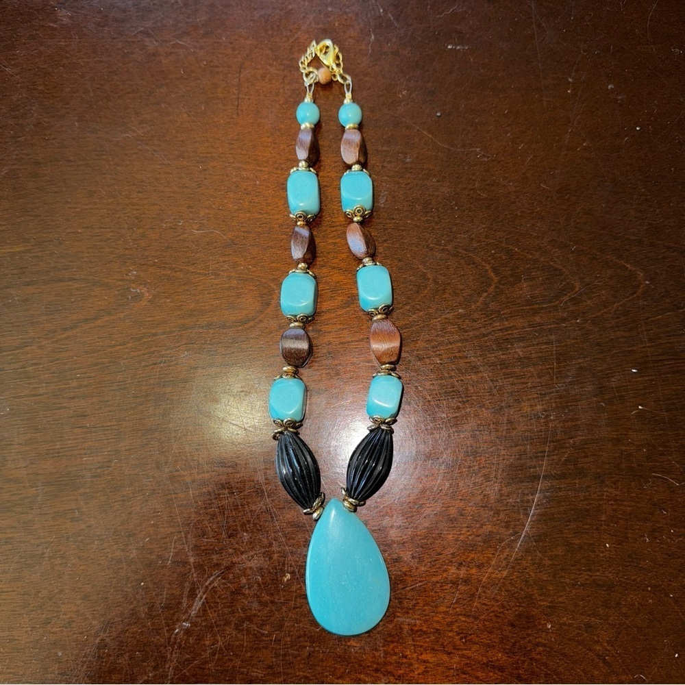 Gorgeous Vintage Turquoise Beaded Necklace With Brown And Black Secondary Beads - Picture 5 of 9
